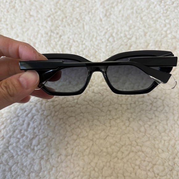 GIGI STUDIOS – Regina
REGINA - 6667/1 sunglasses - Picture 4 of 6